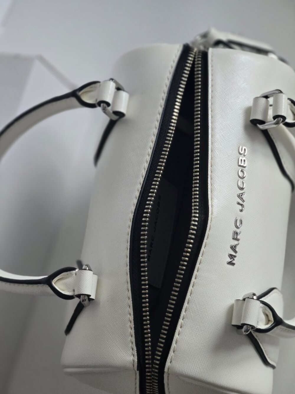 Marc Jacobs Barrel Bag Crossbody White Handbag - Picture 4 of 10